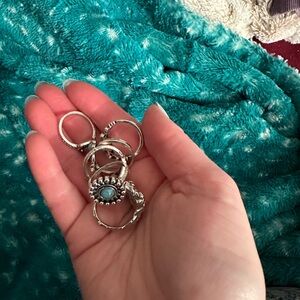 Bundle of 6  size 6  rings - costume jewelry